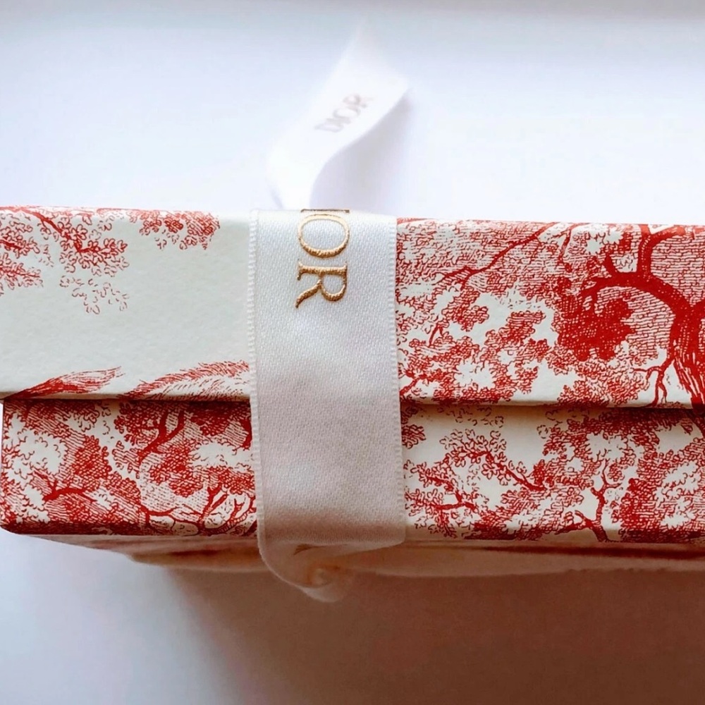 Dior Red and White Toile de Jouy Box with Ribbon - Picture 4 of 6